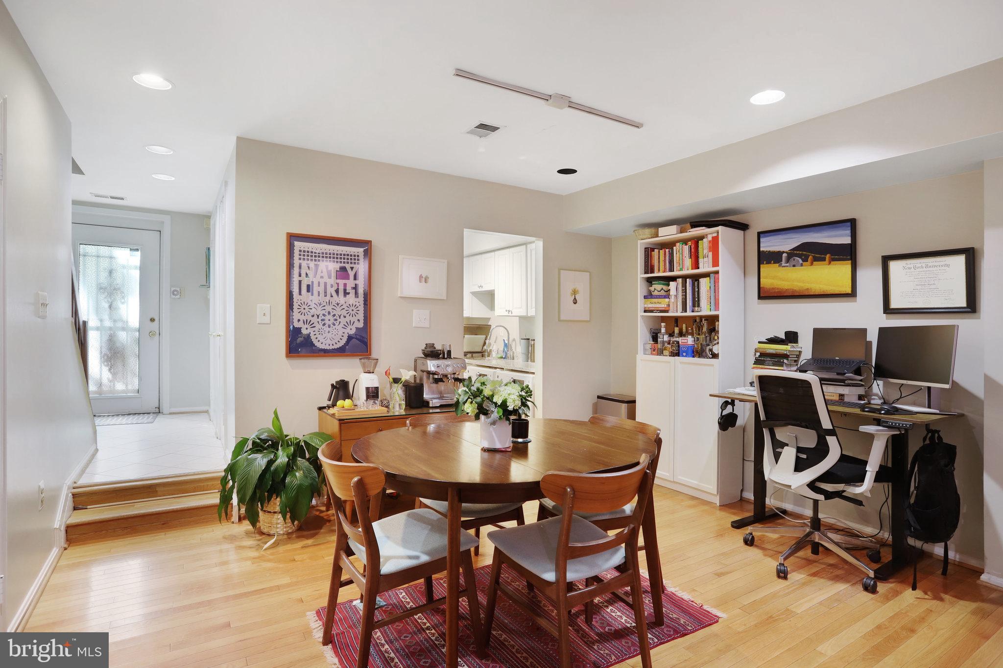 MOUNT PLEASANT - Residential Lease