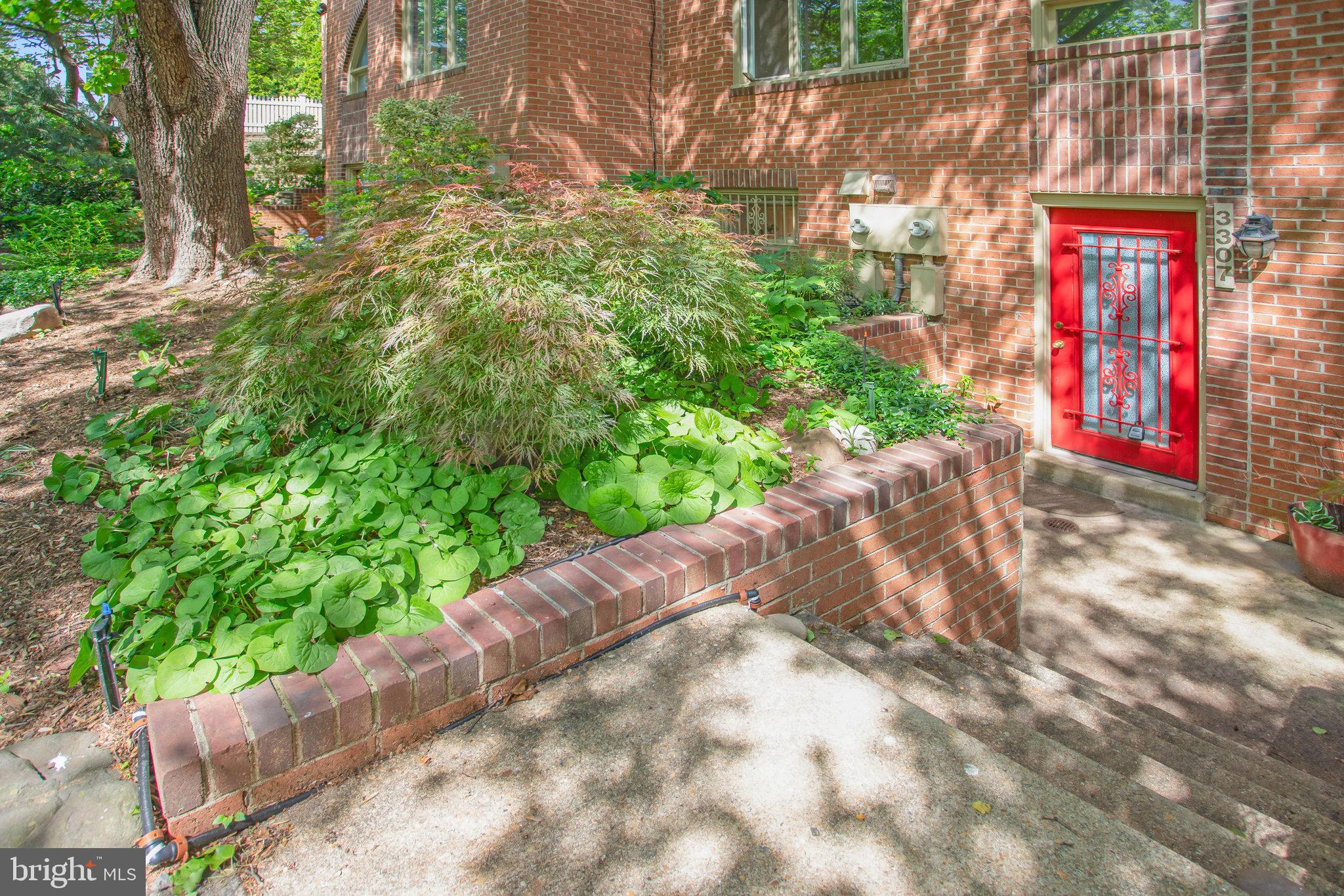 MOUNT PLEASANT - Residential Lease