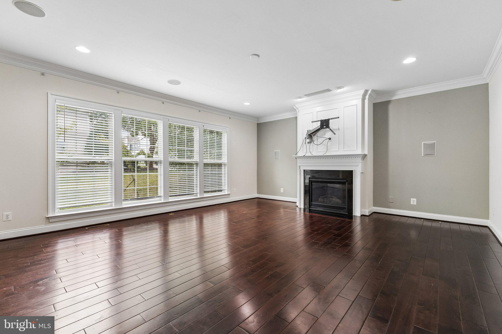 43527 LOUDOUN BARN WAY