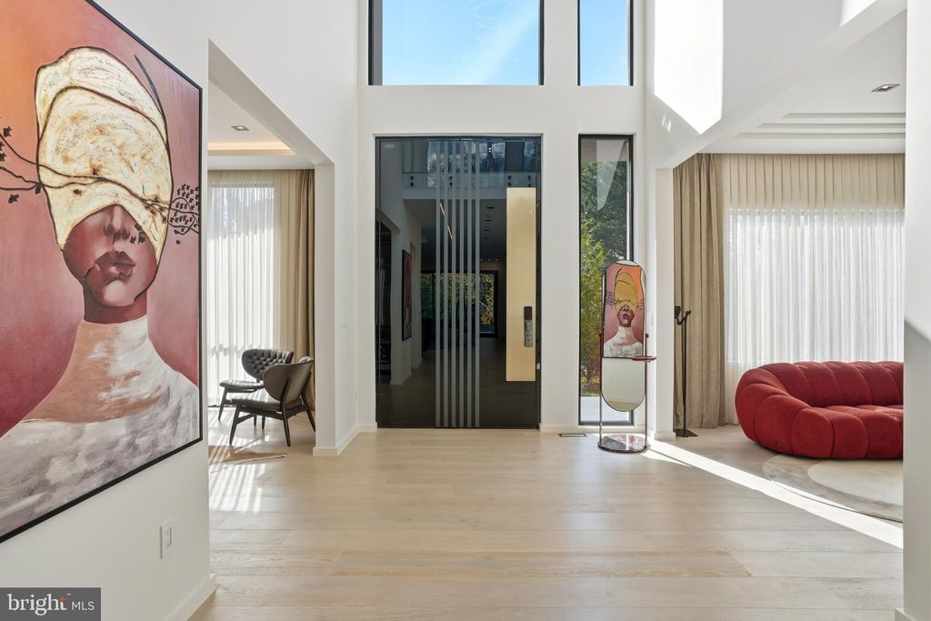 Photo of 9408 Old Courthouse Road, VIENNA, VA 22182 (MLS # VAFX2290374)