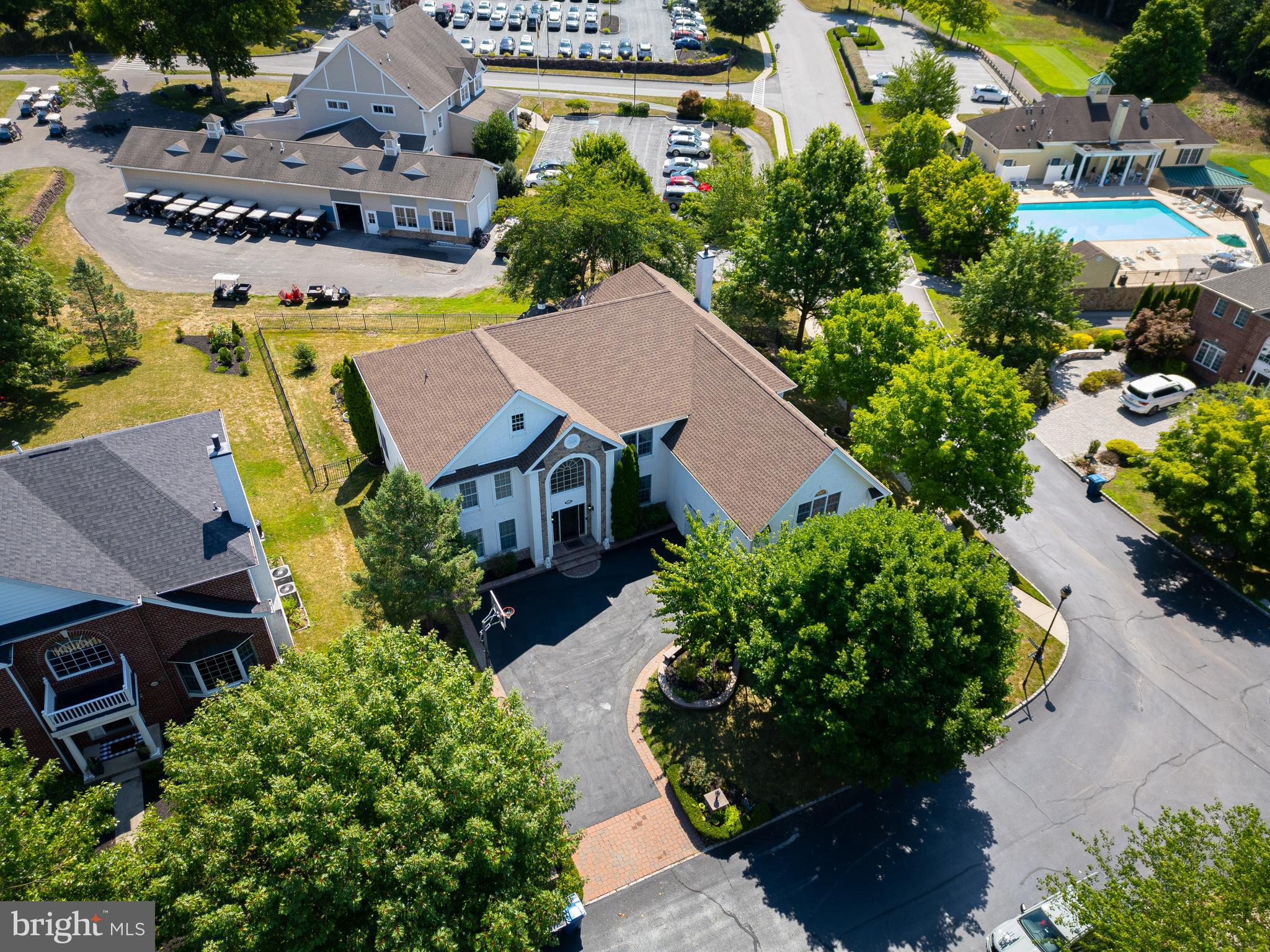 RIVERCREST - Residential