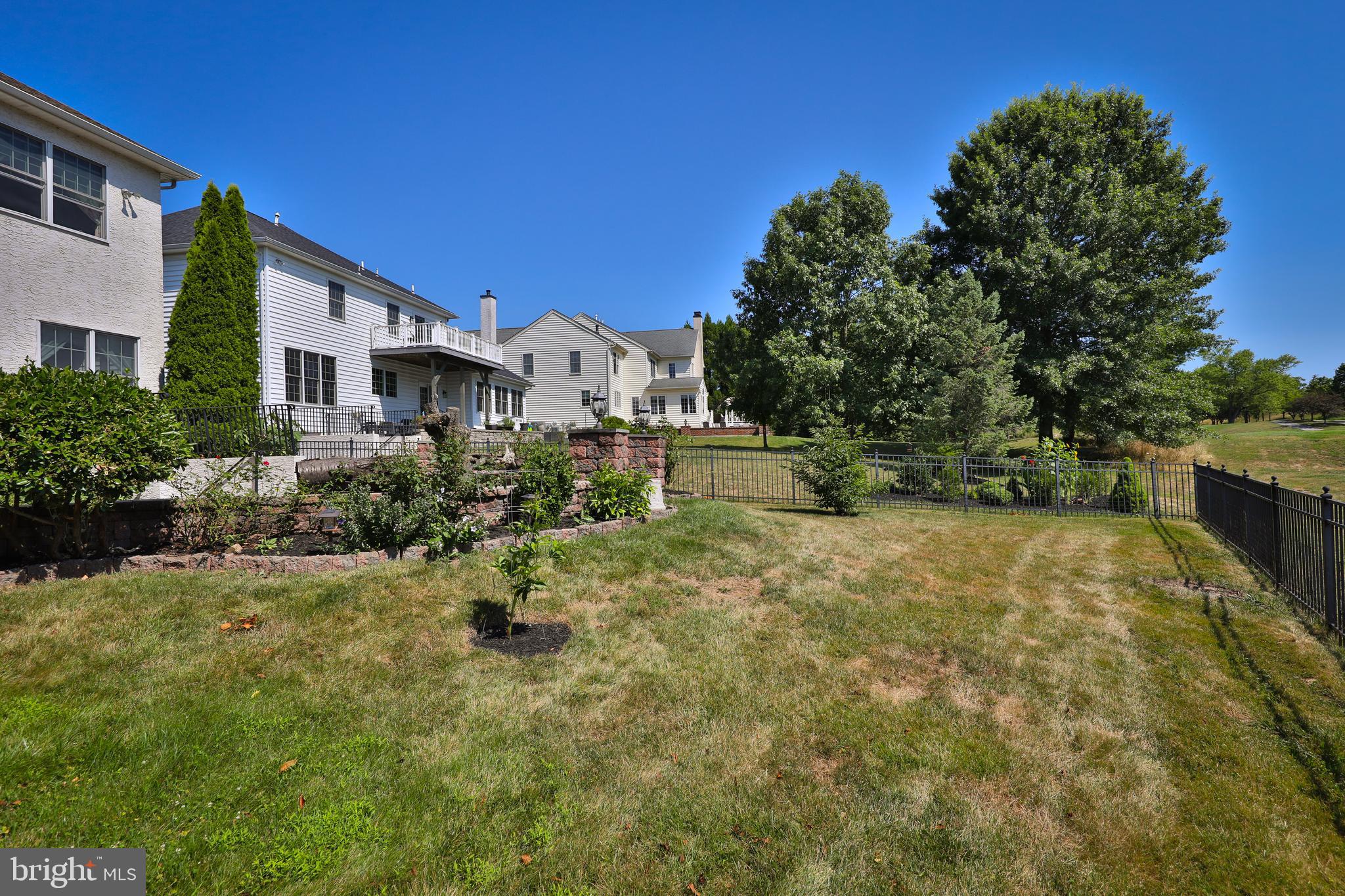 RIVERCREST - Residential