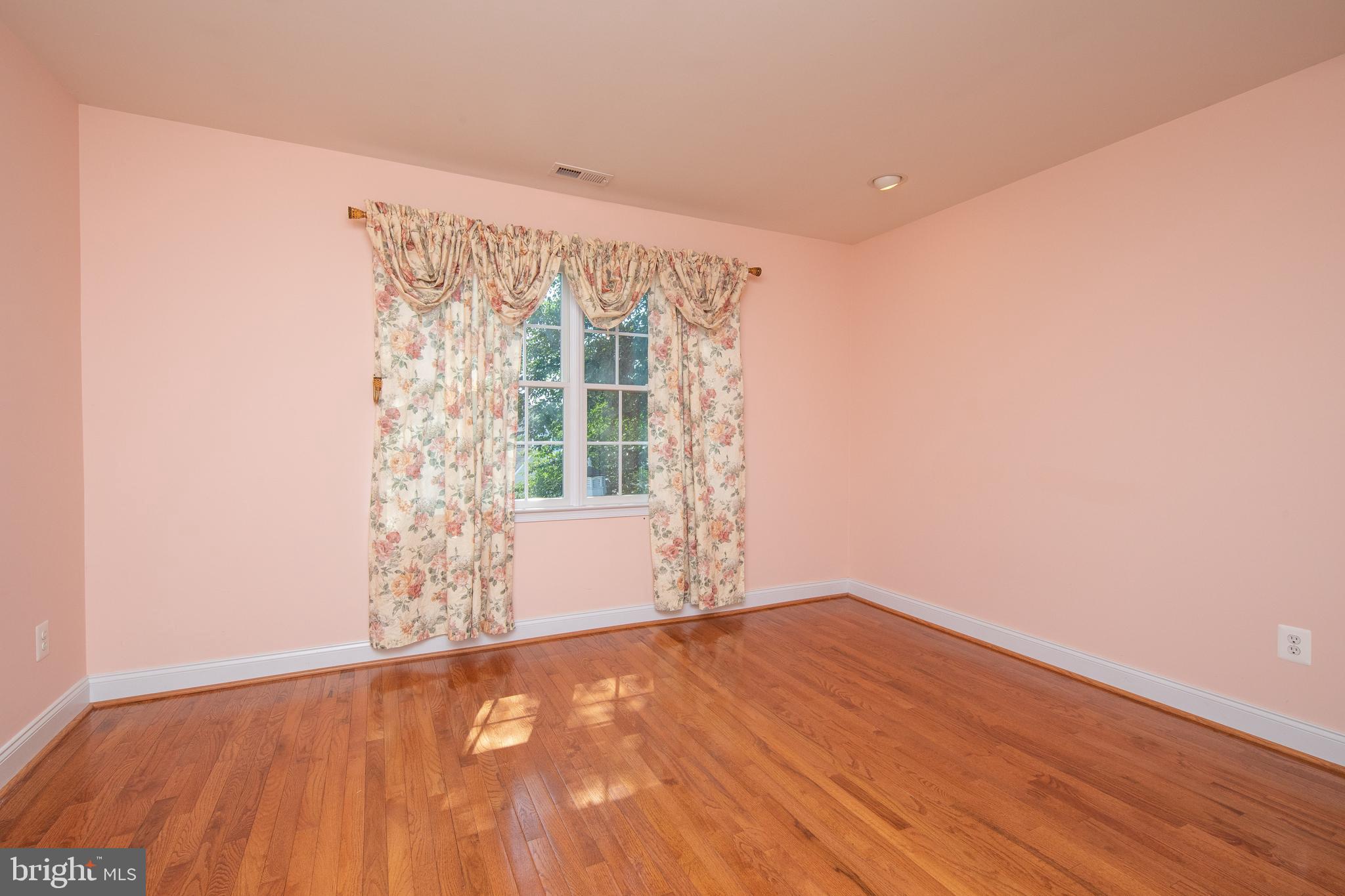 RIVERCREST - Residential