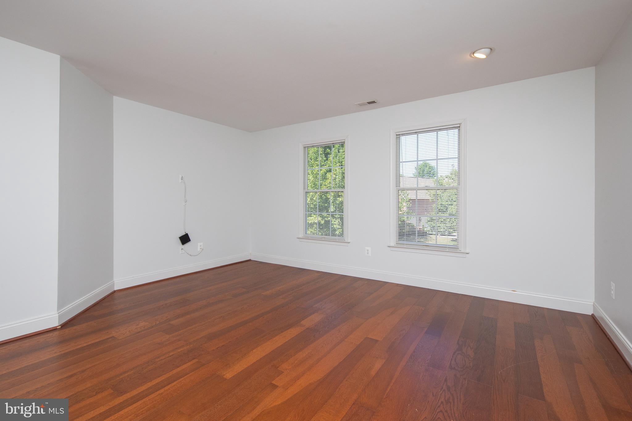 RIVERCREST - Residential