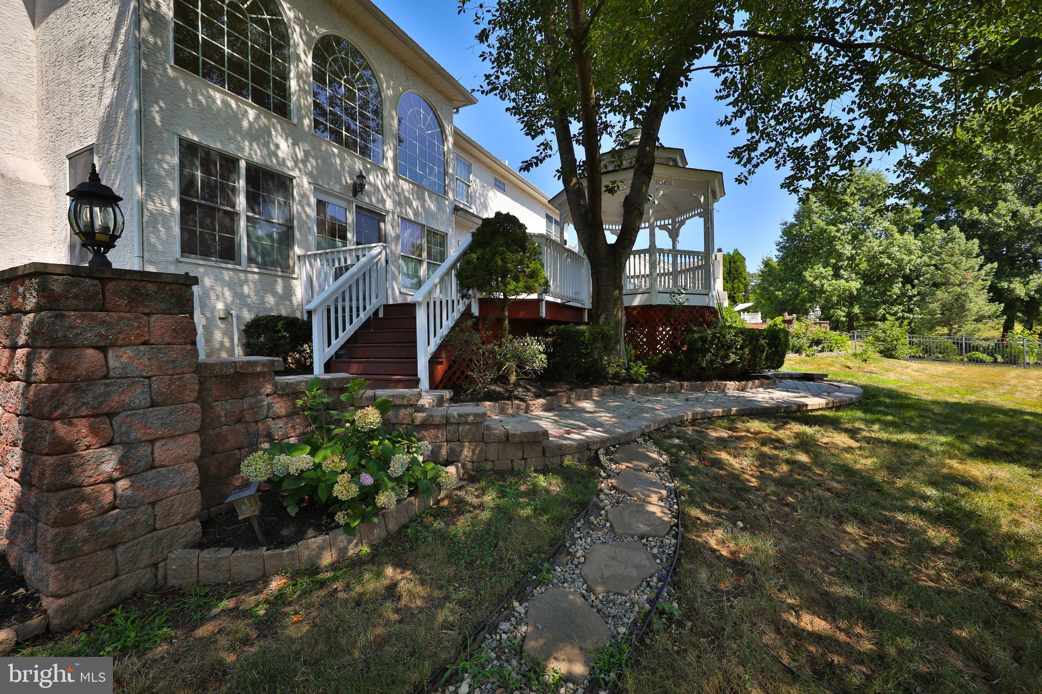 RIVERCREST - Residential