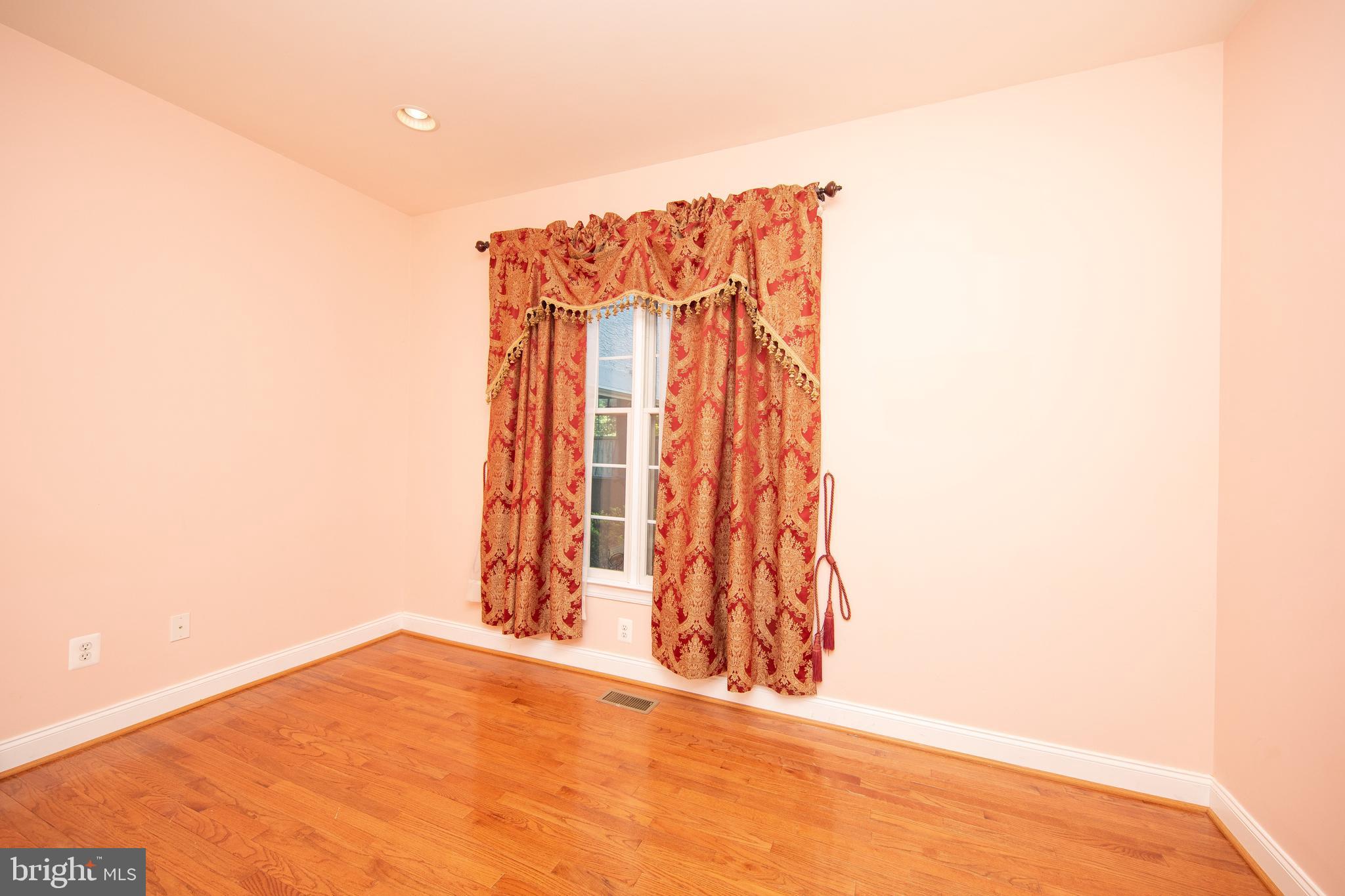 RIVERCREST - Residential