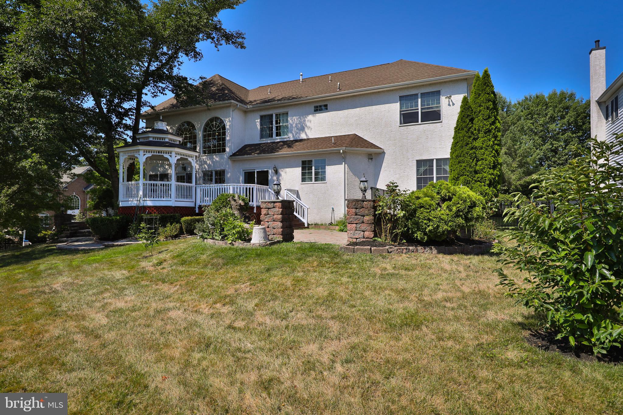 RIVERCREST - Residential