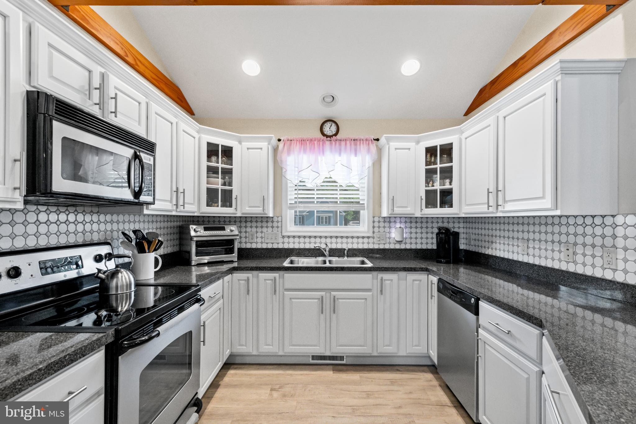 TUSSOCK ESTATES - Residential
