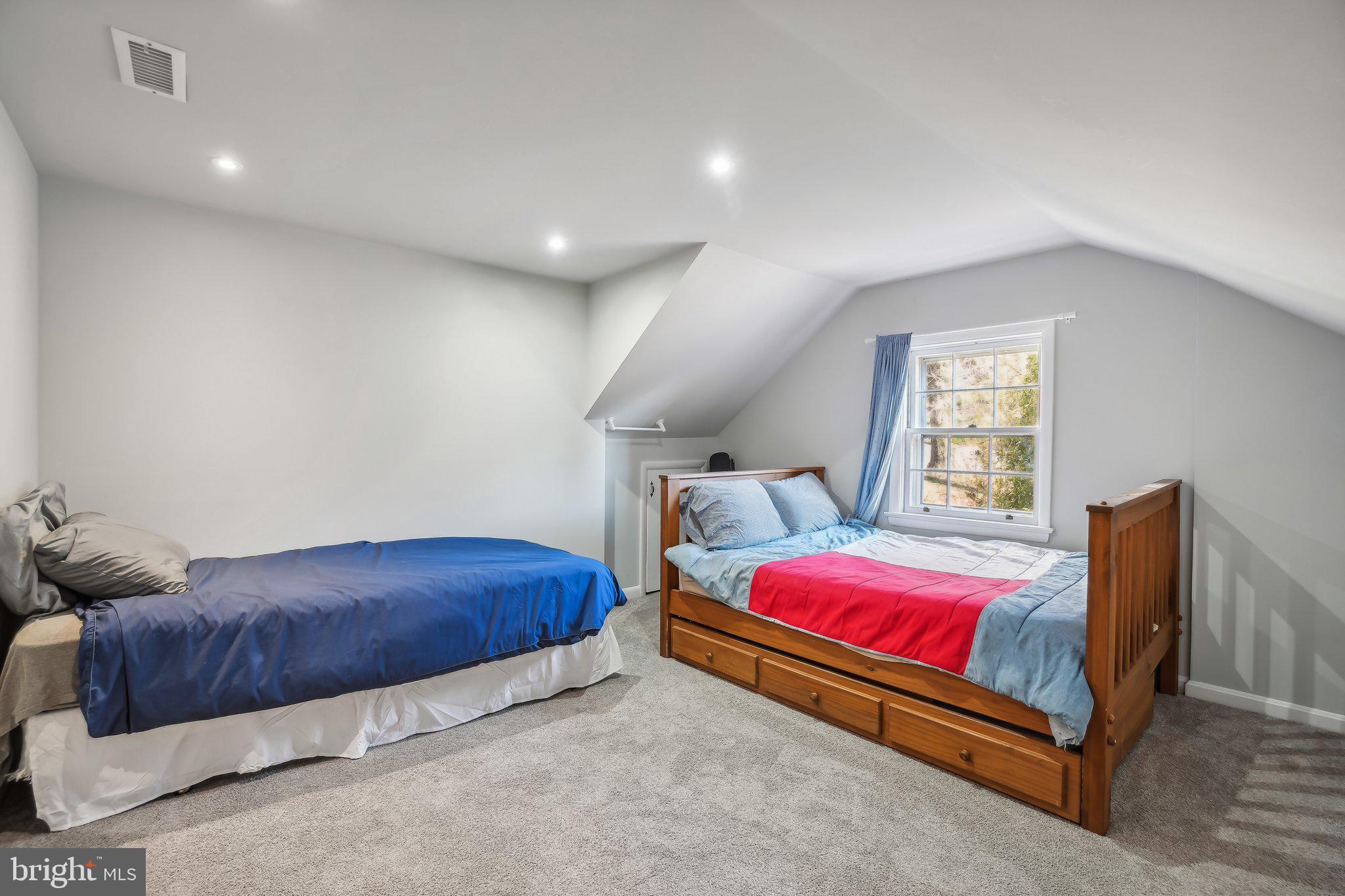 AURORA HILLS - Residential