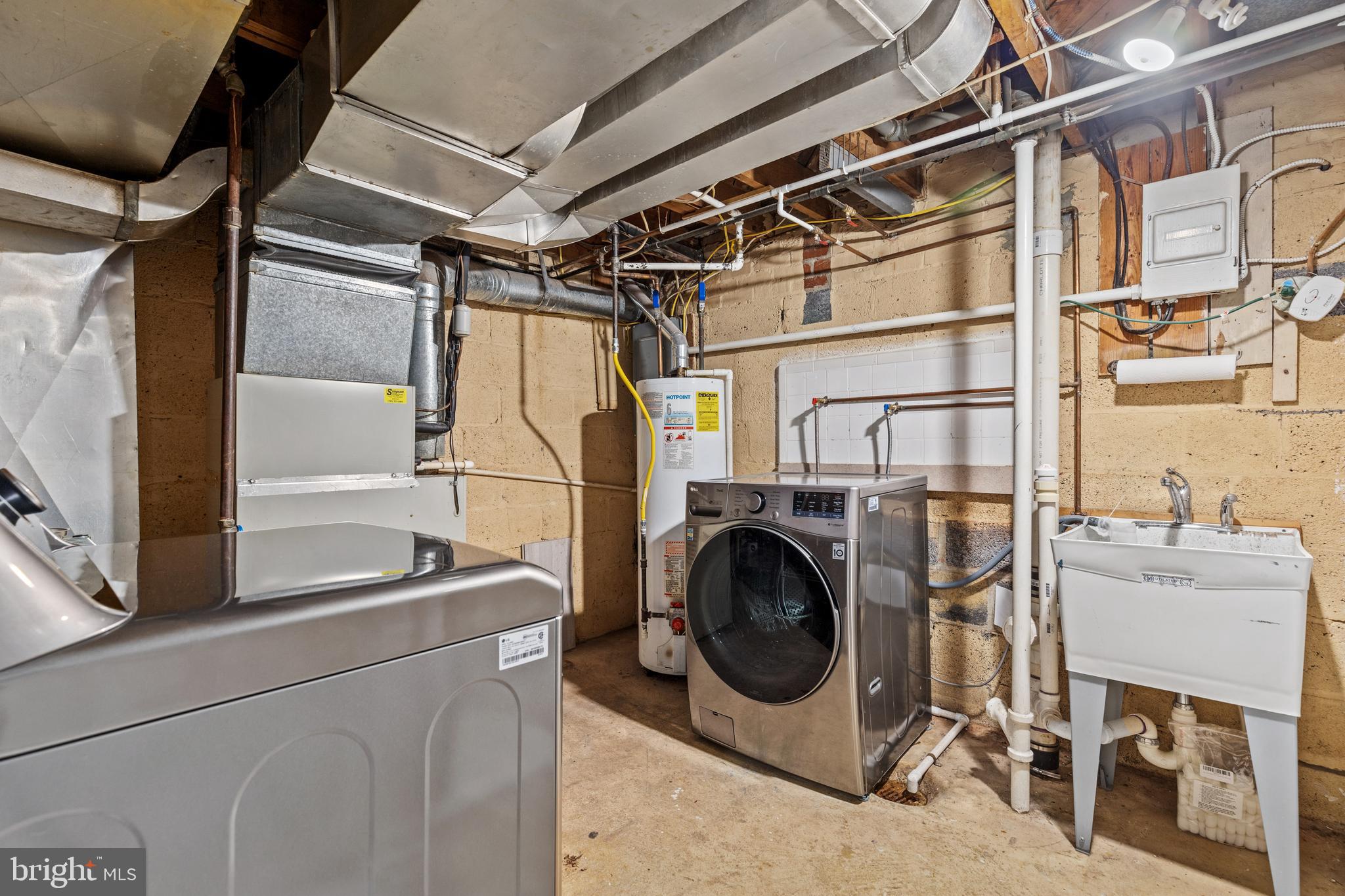 JEFFERSON MANOR - Residential