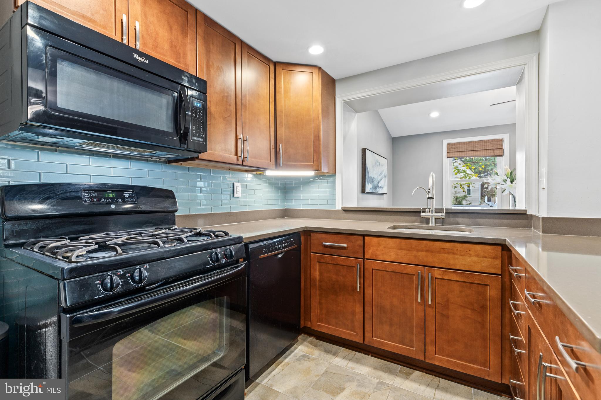 JEFFERSON MANOR - Residential