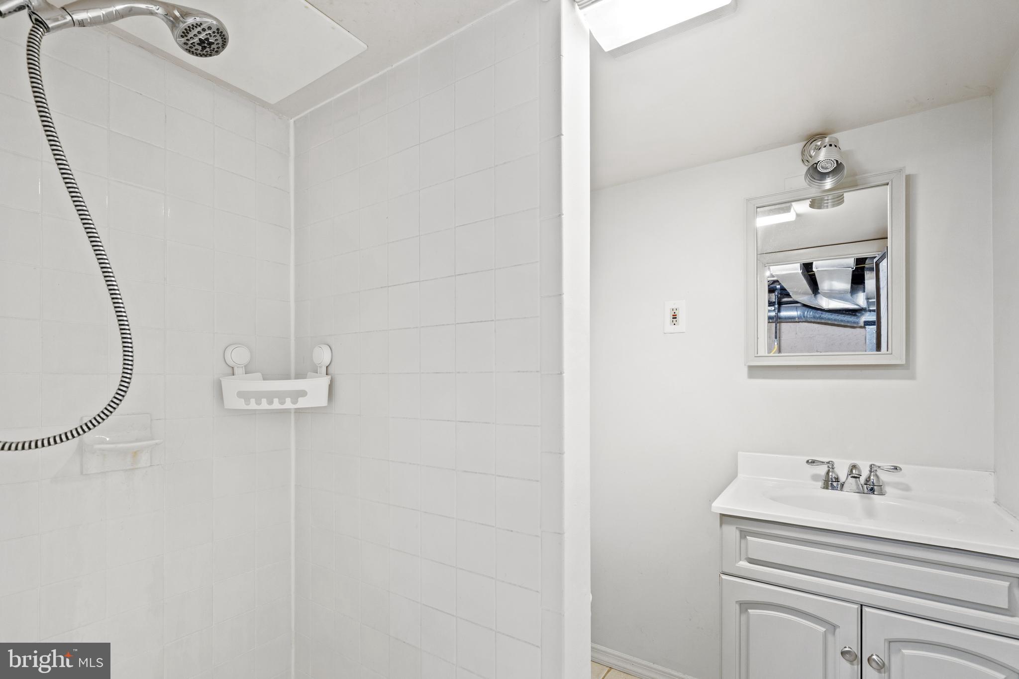 JEFFERSON MANOR - Residential