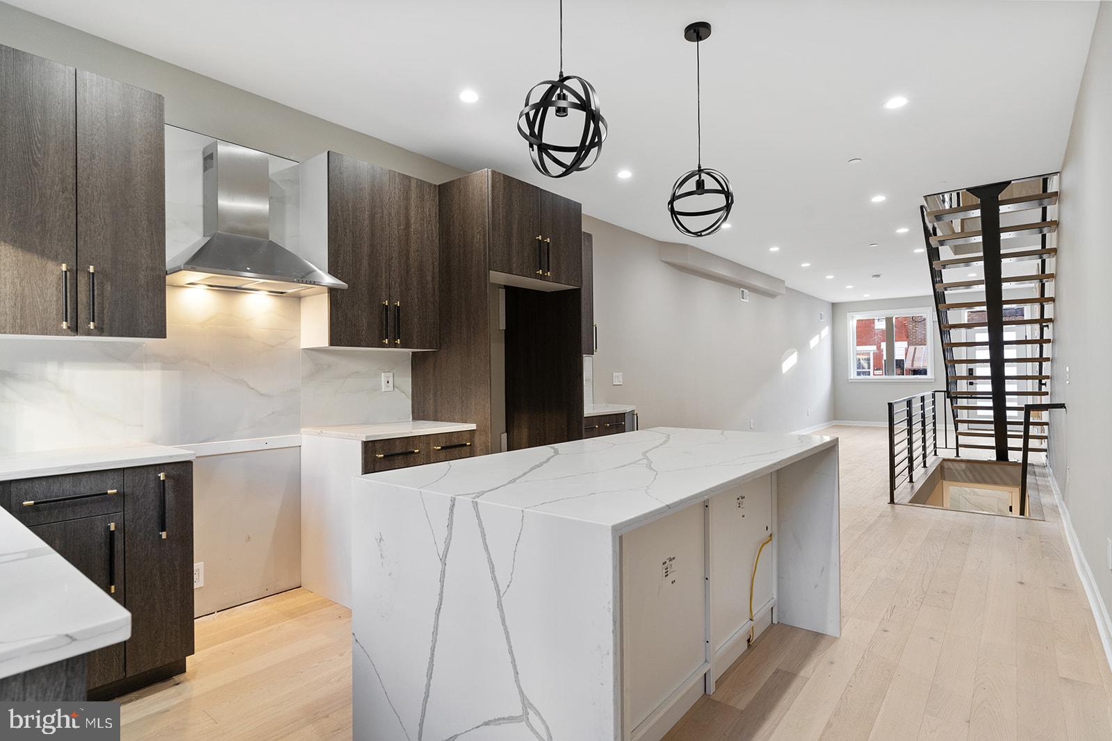 POINT BREEZE - Residential
