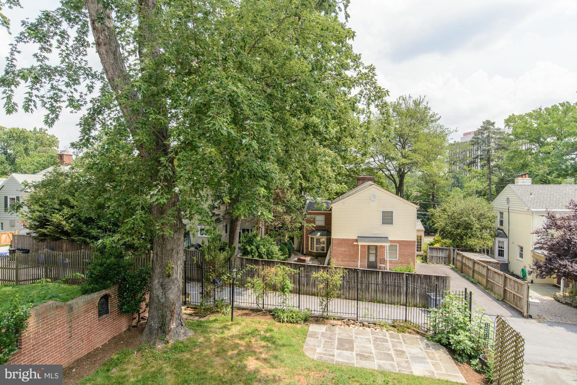 CHEVY CHASE - Residential