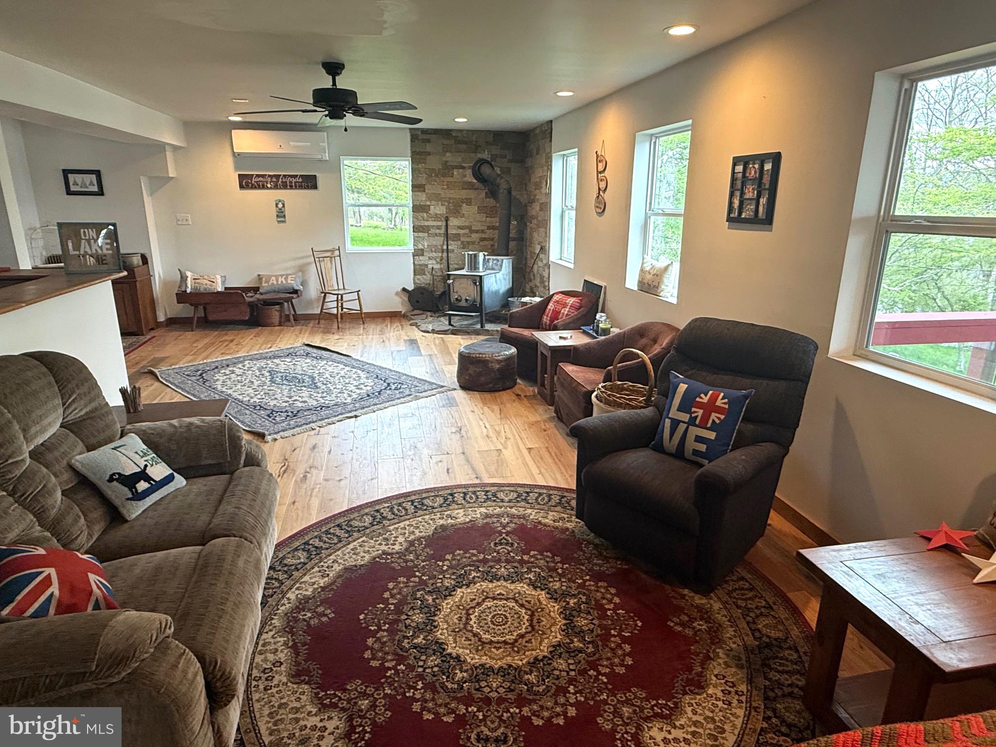 106 N ROCK RIDGE LANE