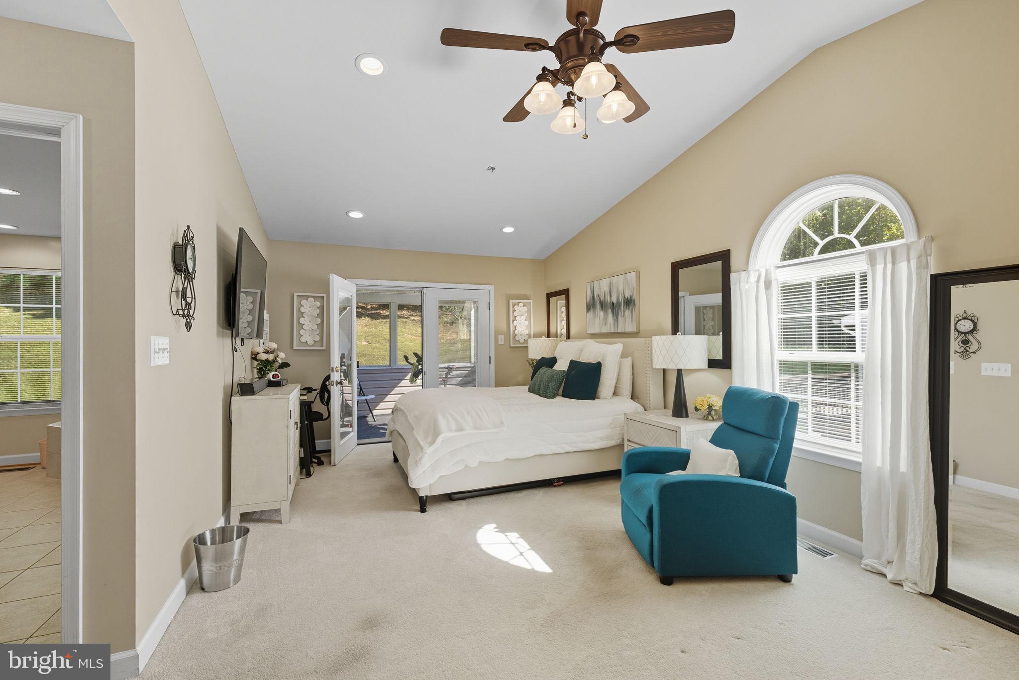 FORT WASHINGTON - Residential