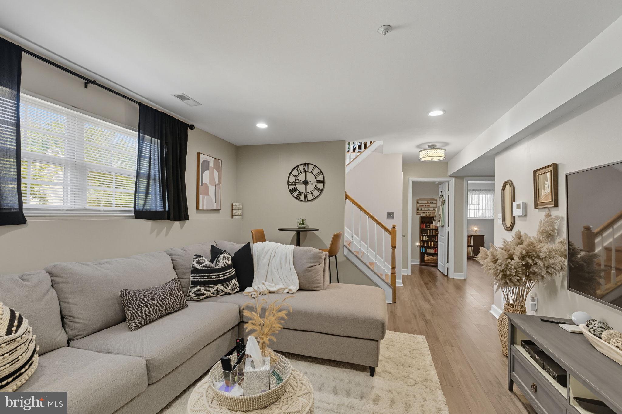 FORT WASHINGTON - Residential