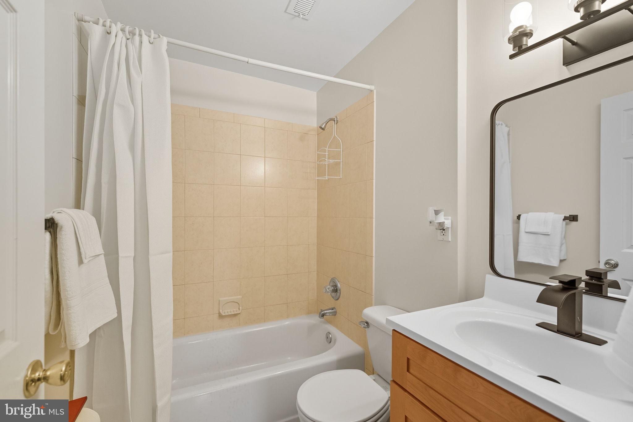 FORT WASHINGTON - Residential