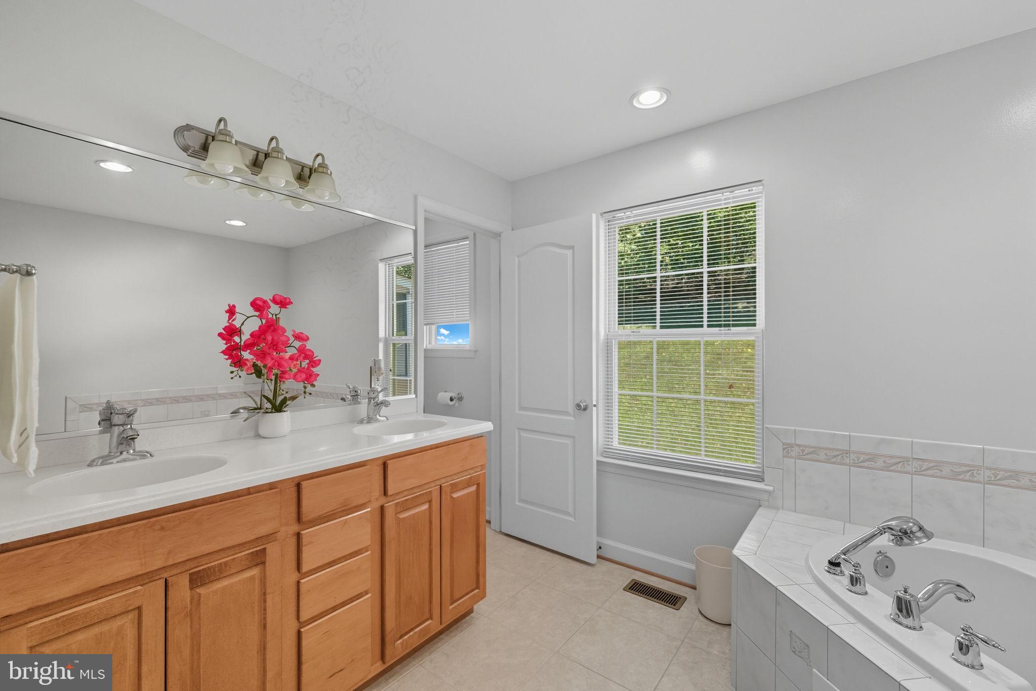 FORT WASHINGTON - Residential