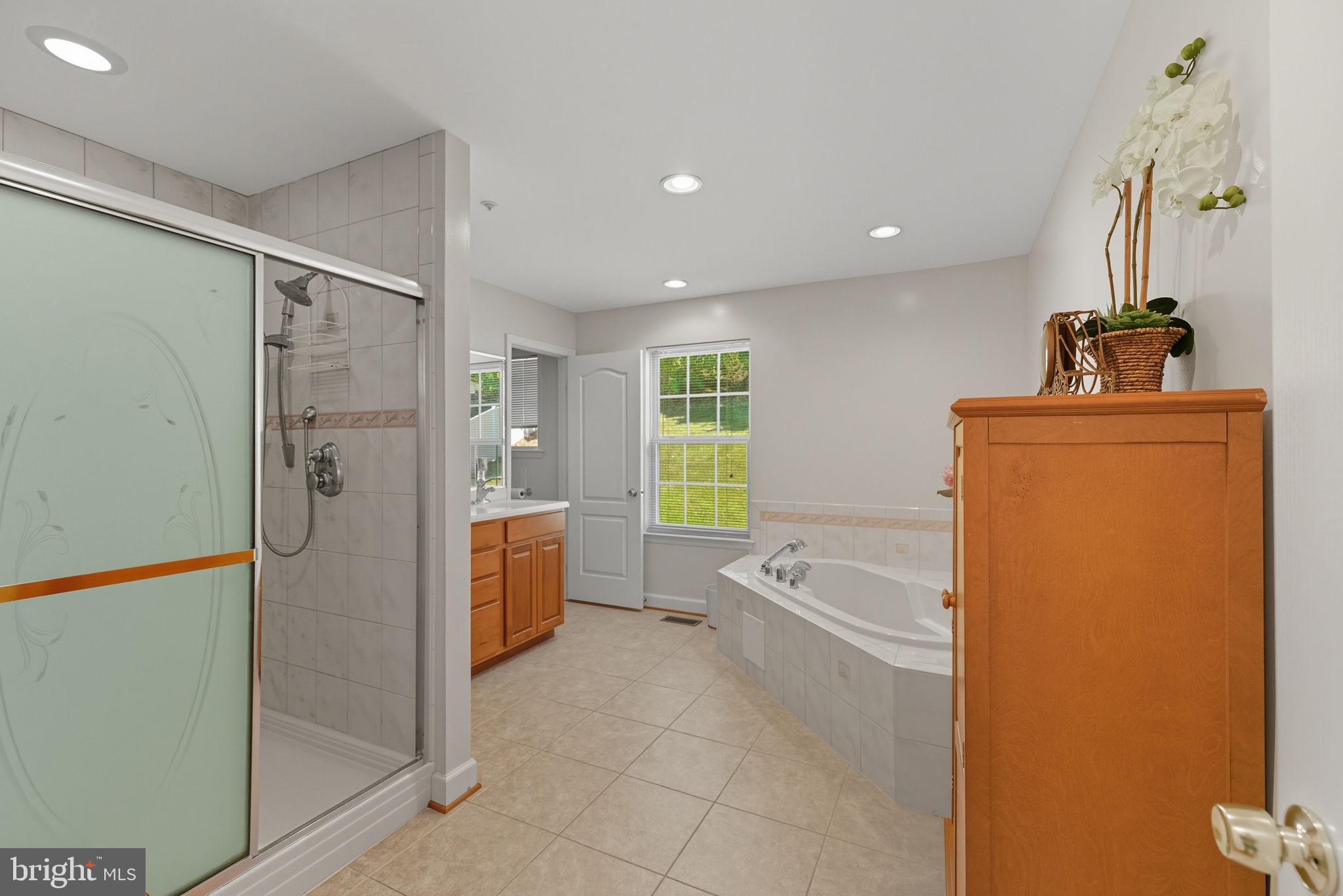 FORT WASHINGTON - Residential