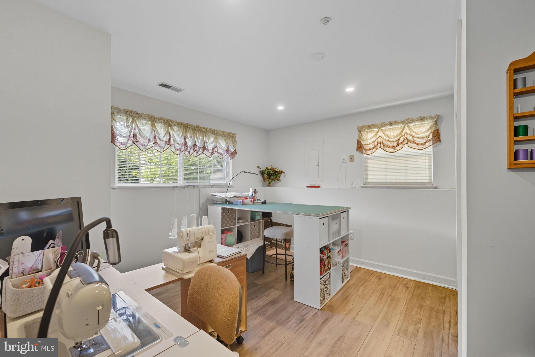 FORT WASHINGTON - Residential