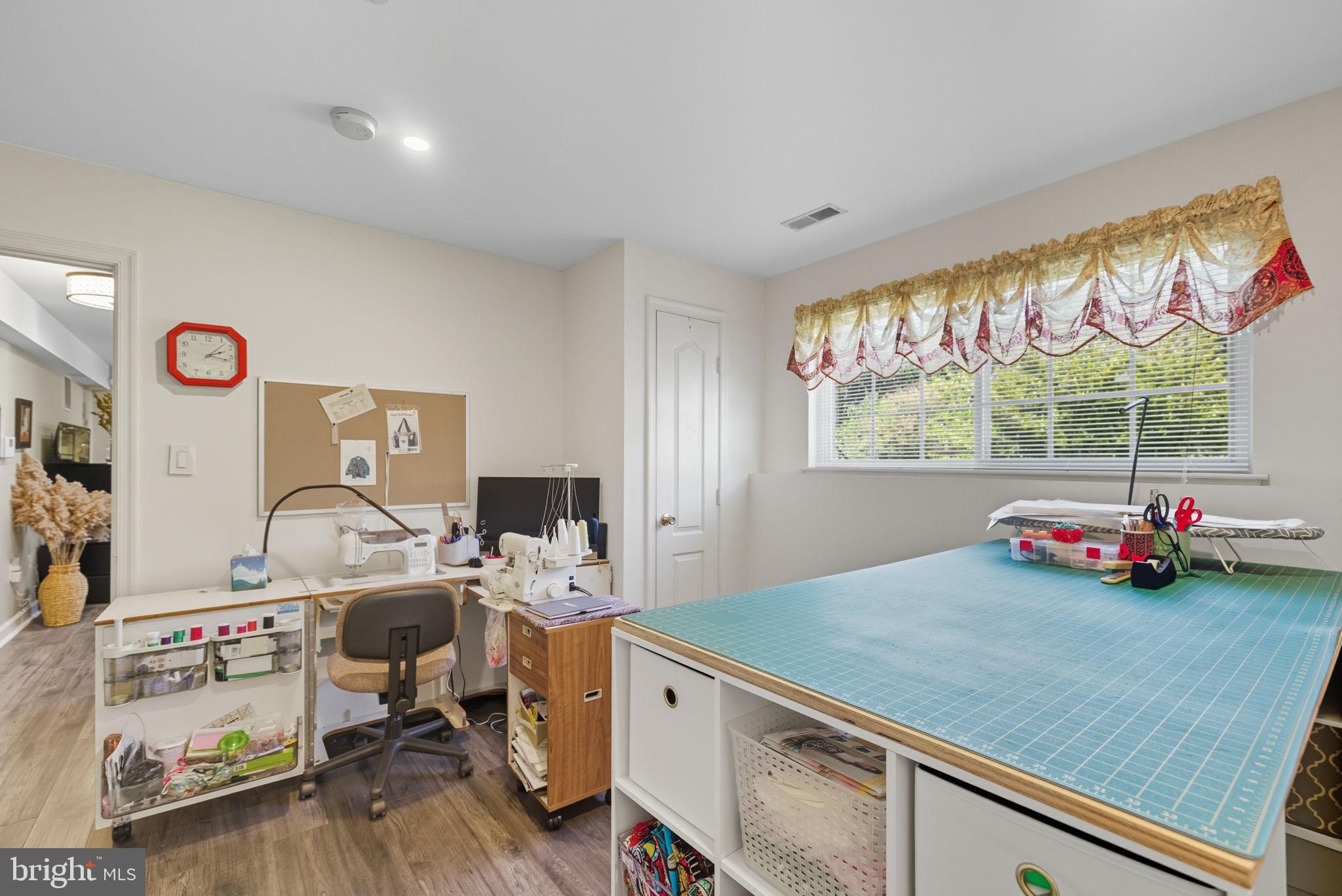 FORT WASHINGTON - Residential