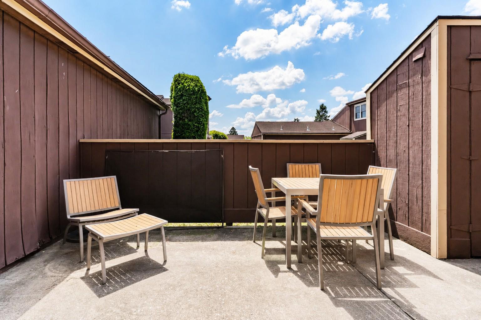 834 LEE LANE