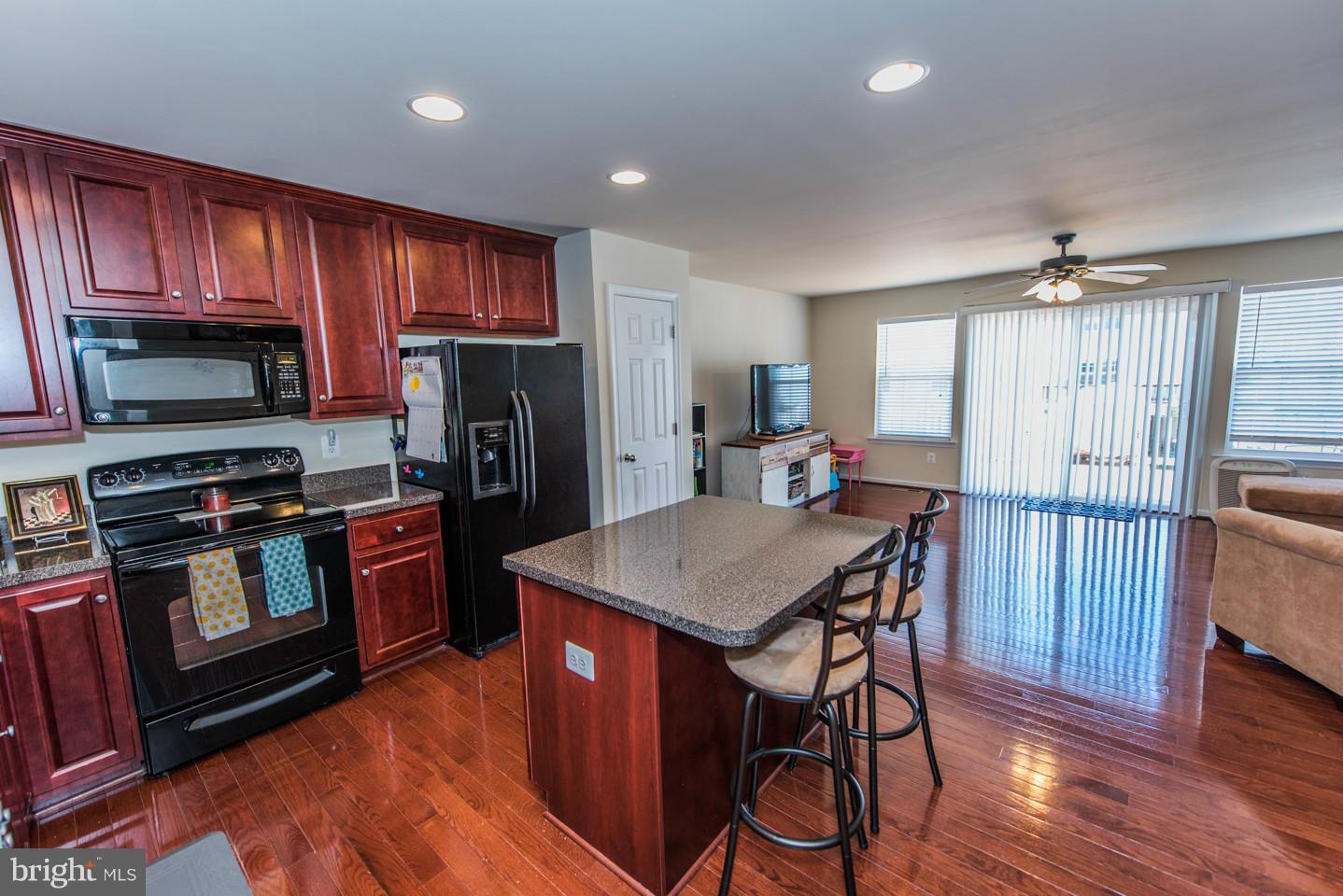 LAKELAND PLACE - Residential