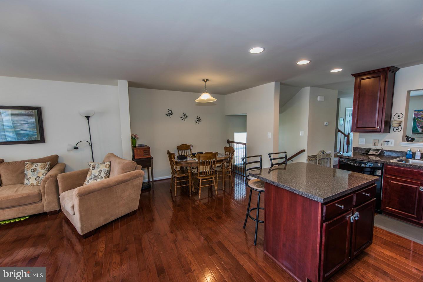 LAKELAND PLACE - Residential