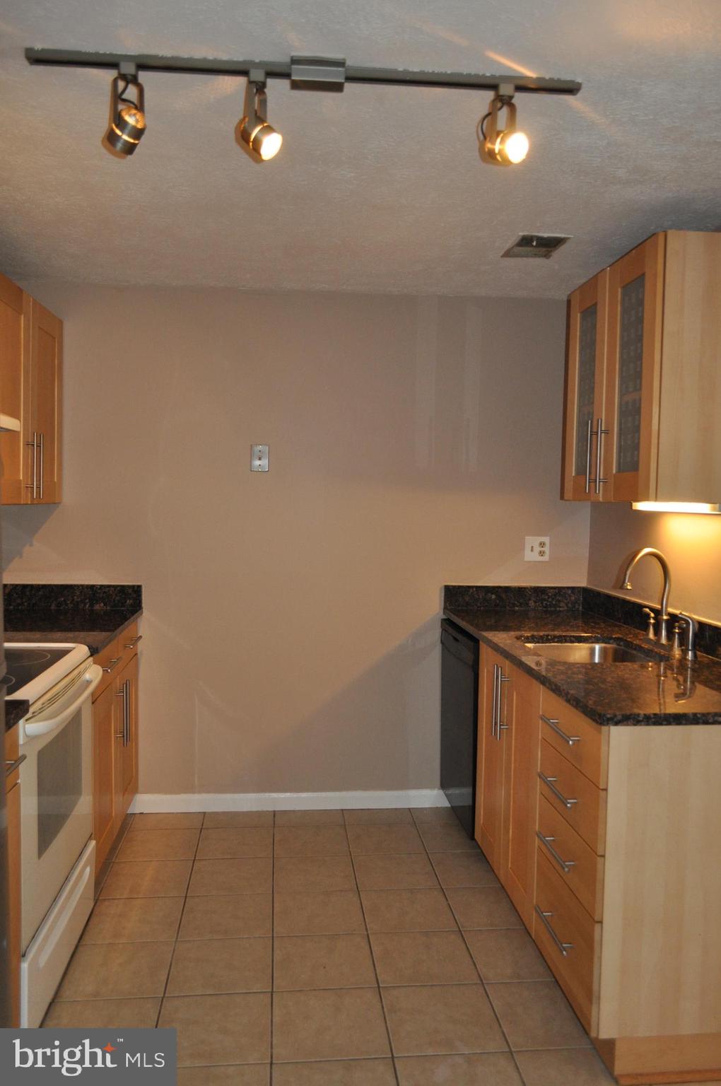 CLARY'S FOREST - Residential Lease