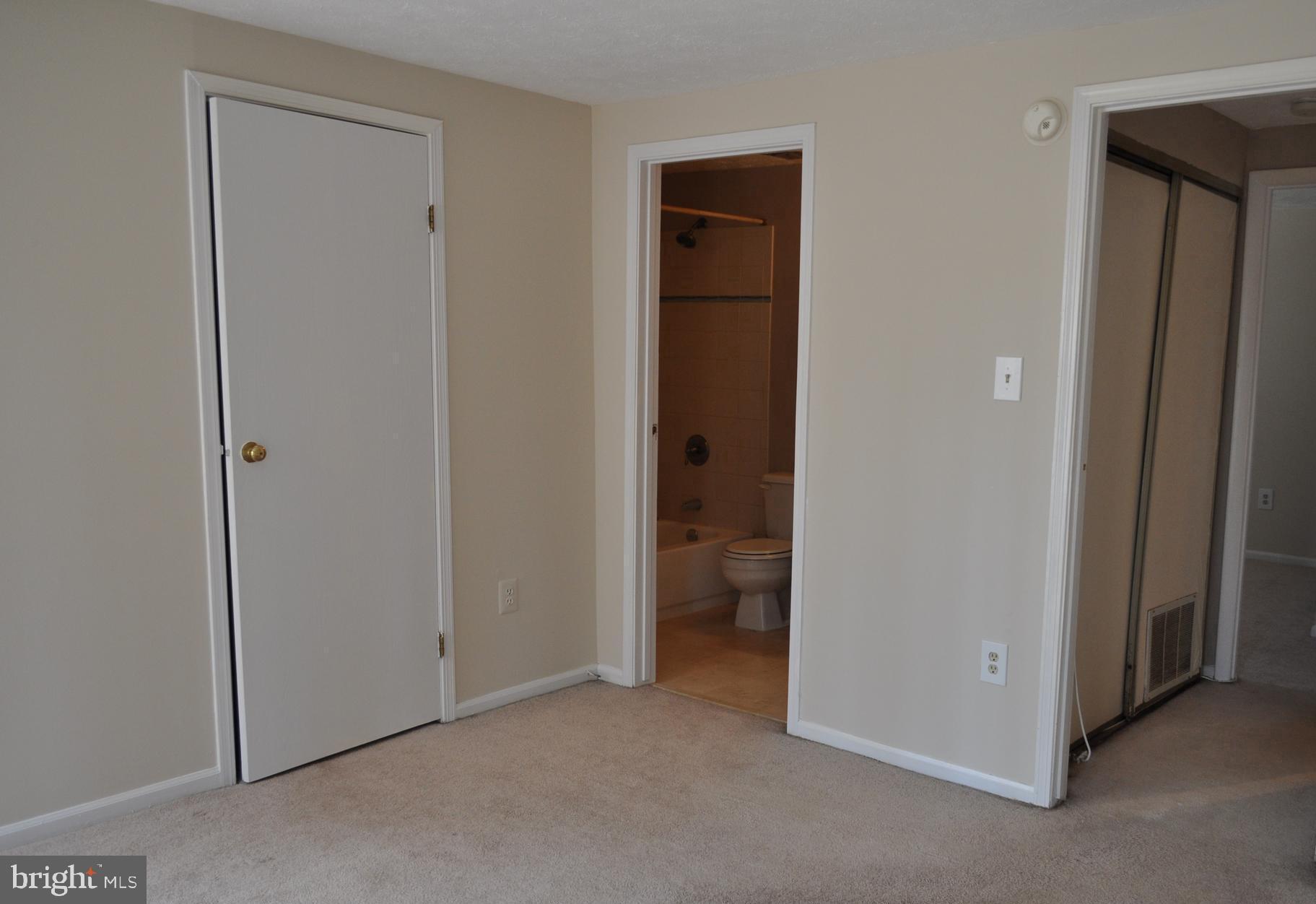 CLARY'S FOREST - Residential Lease