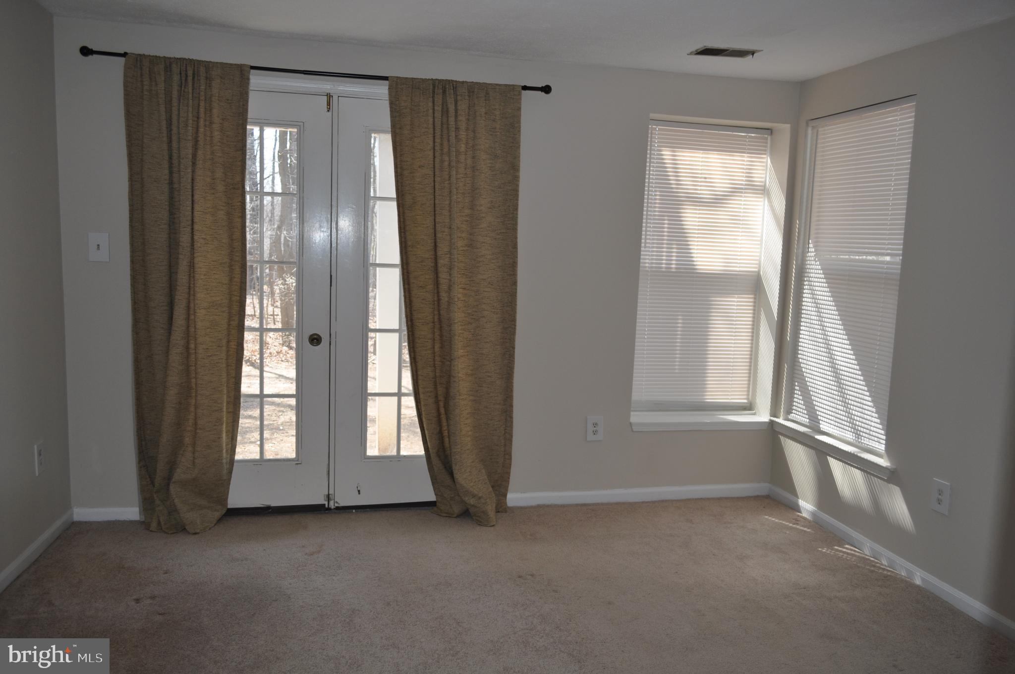 CLARY'S FOREST - Residential Lease