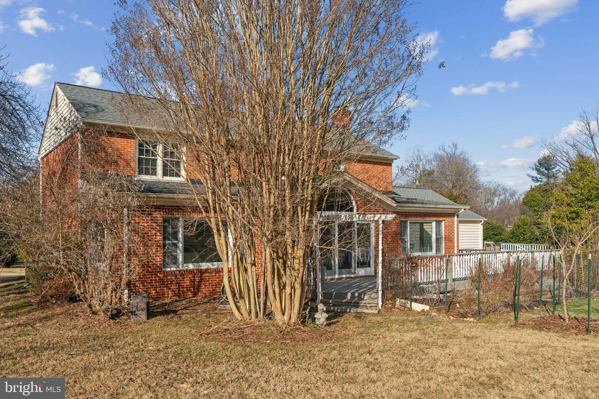 GLEN HILLS - Residential