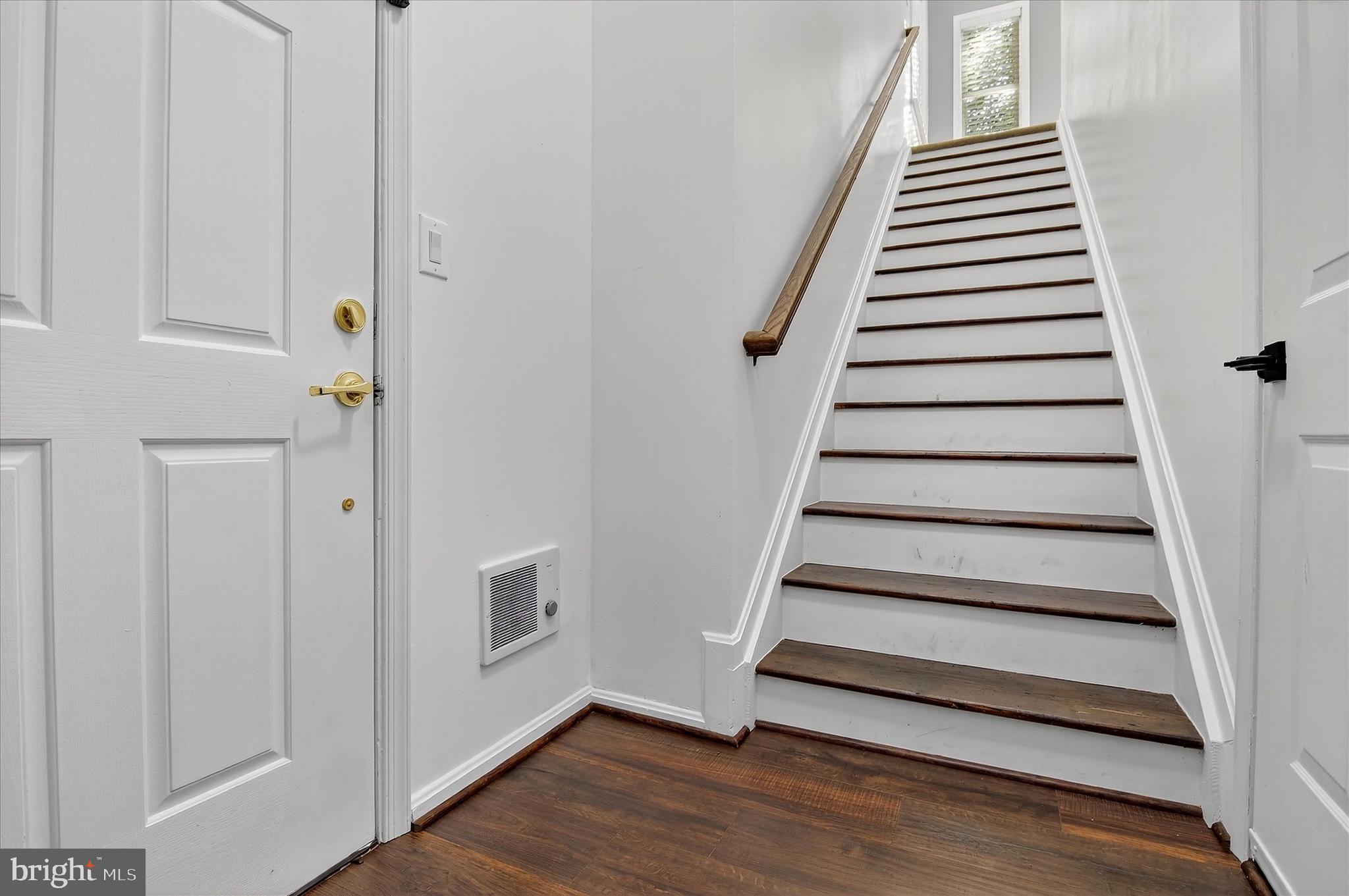 CHATSWORTH VILLAGE CONDO - Residential Lease