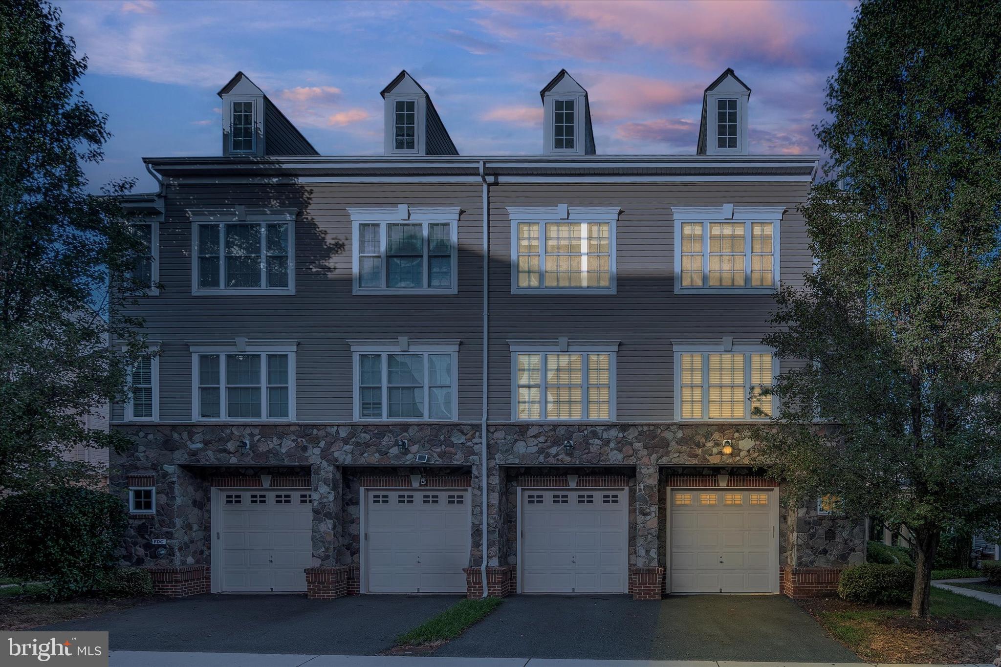 CHATSWORTH VILLAGE CONDO - Residential Lease