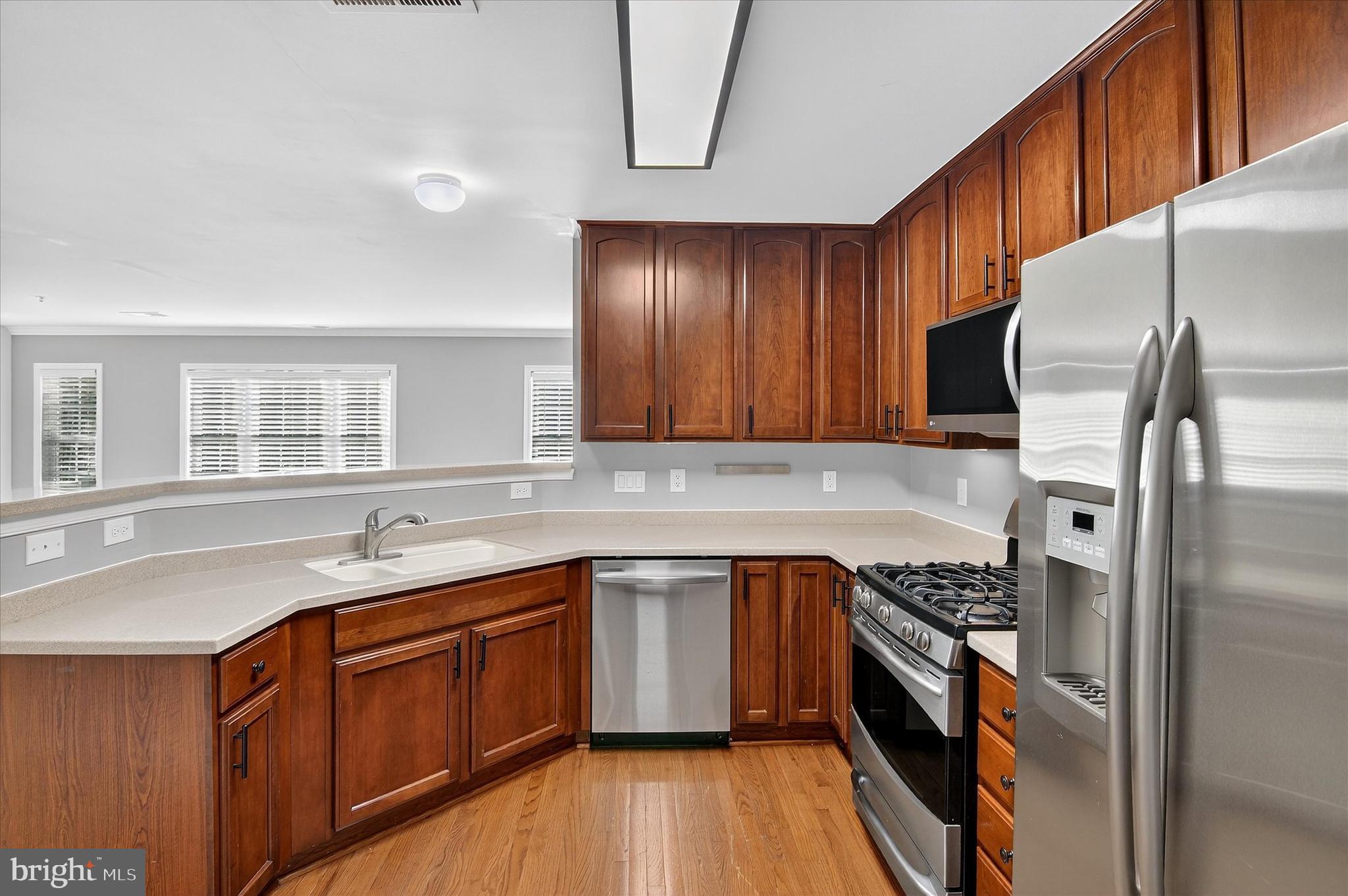 CHATSWORTH VILLAGE CONDO - Residential Lease