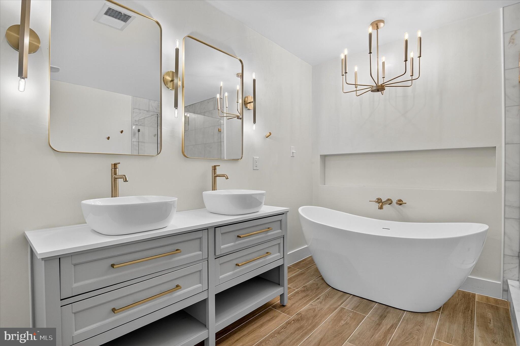 CHATSWORTH VILLAGE CONDO - Residential Lease