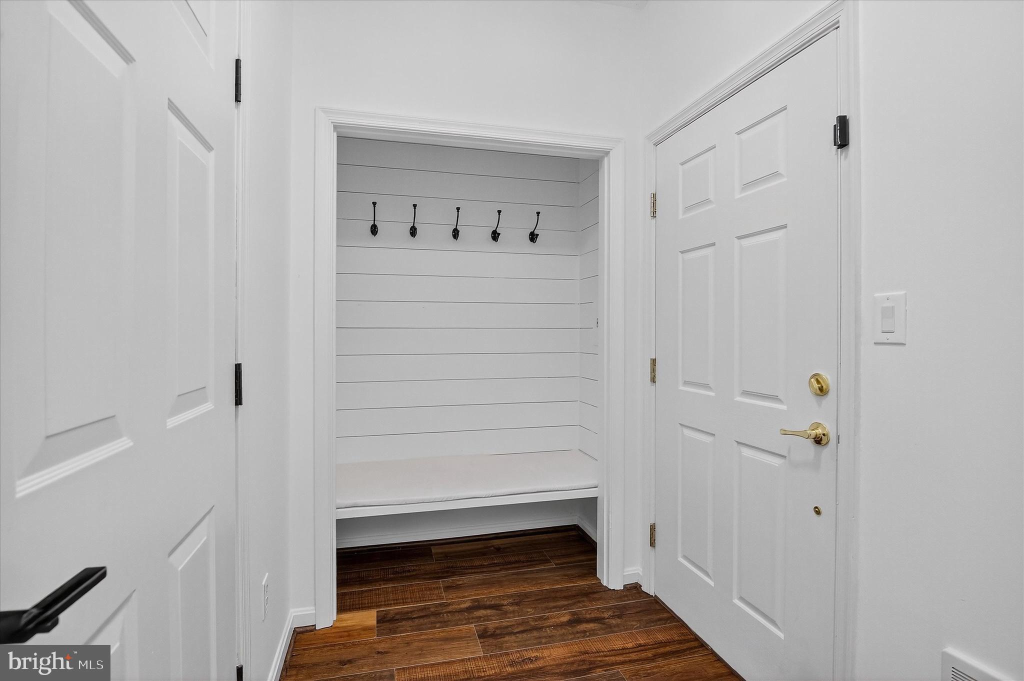 CHATSWORTH VILLAGE CONDO - Residential Lease