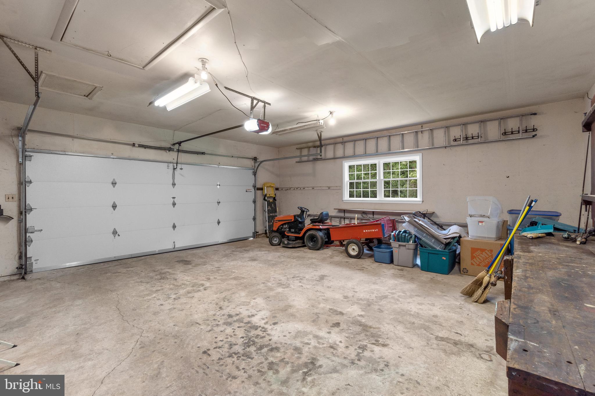 BEAVERBROOK - Residential