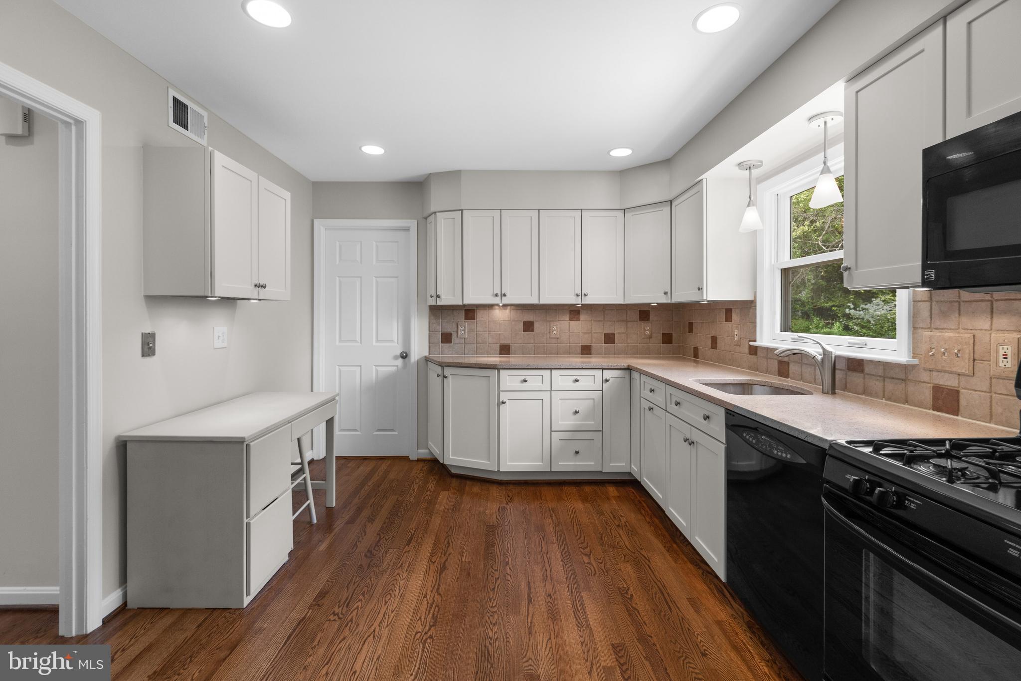 BEAVERBROOK - Residential