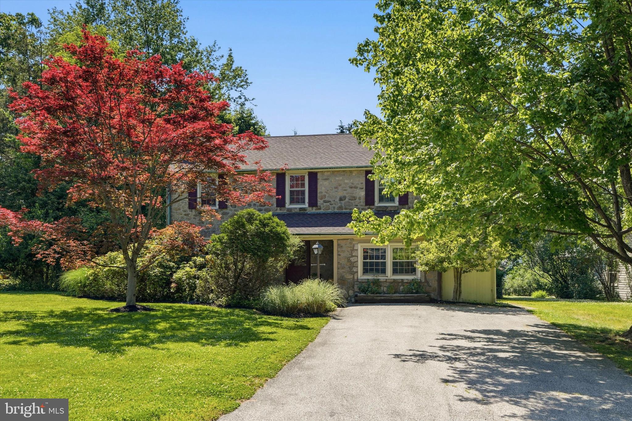 841 IVY ROAD