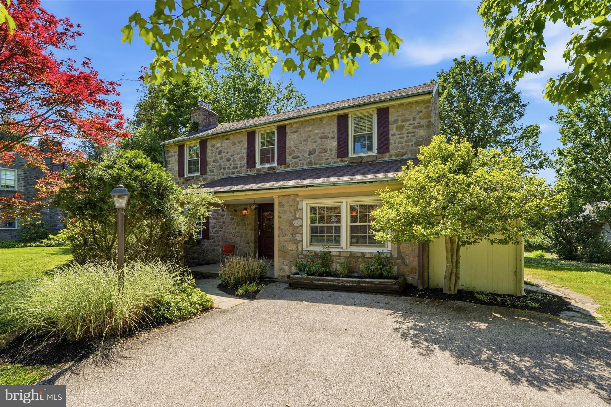 841 IVY ROAD
