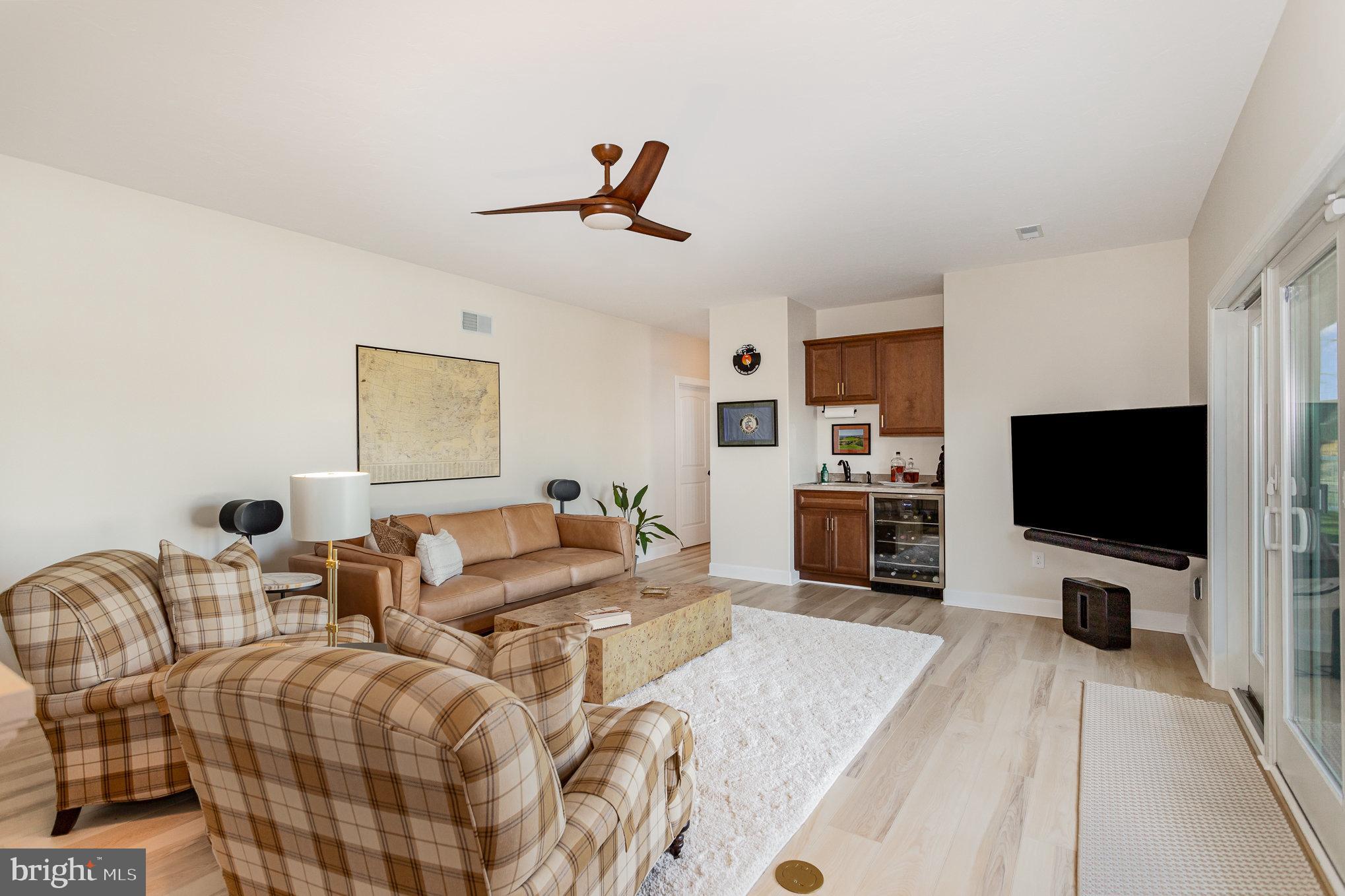 THORNBURY HUNT - Residential