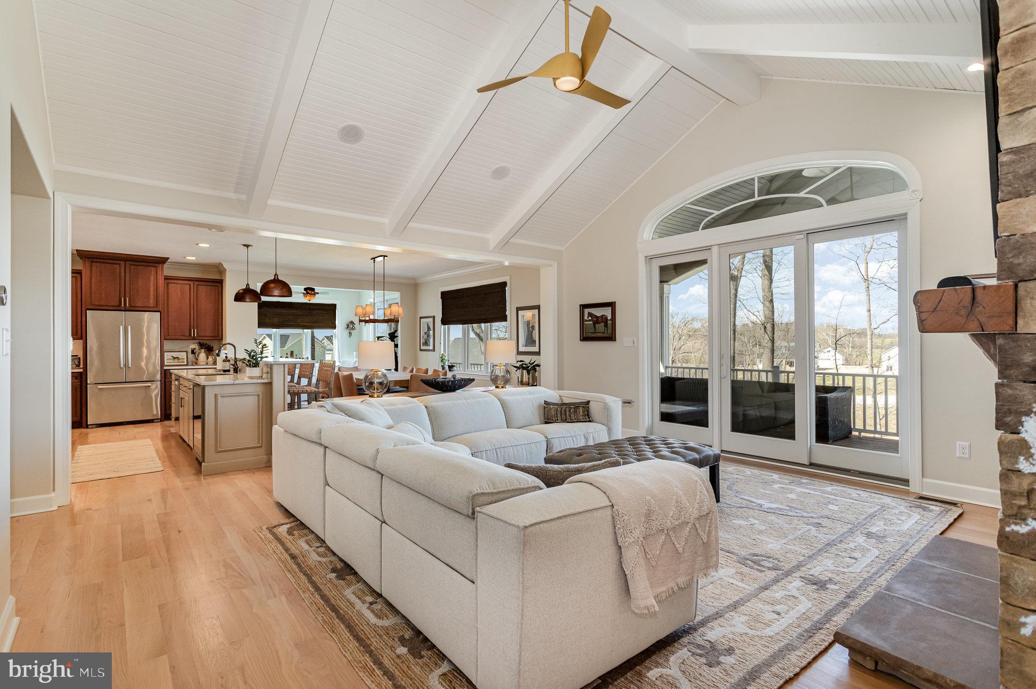 THORNBURY HUNT - Residential