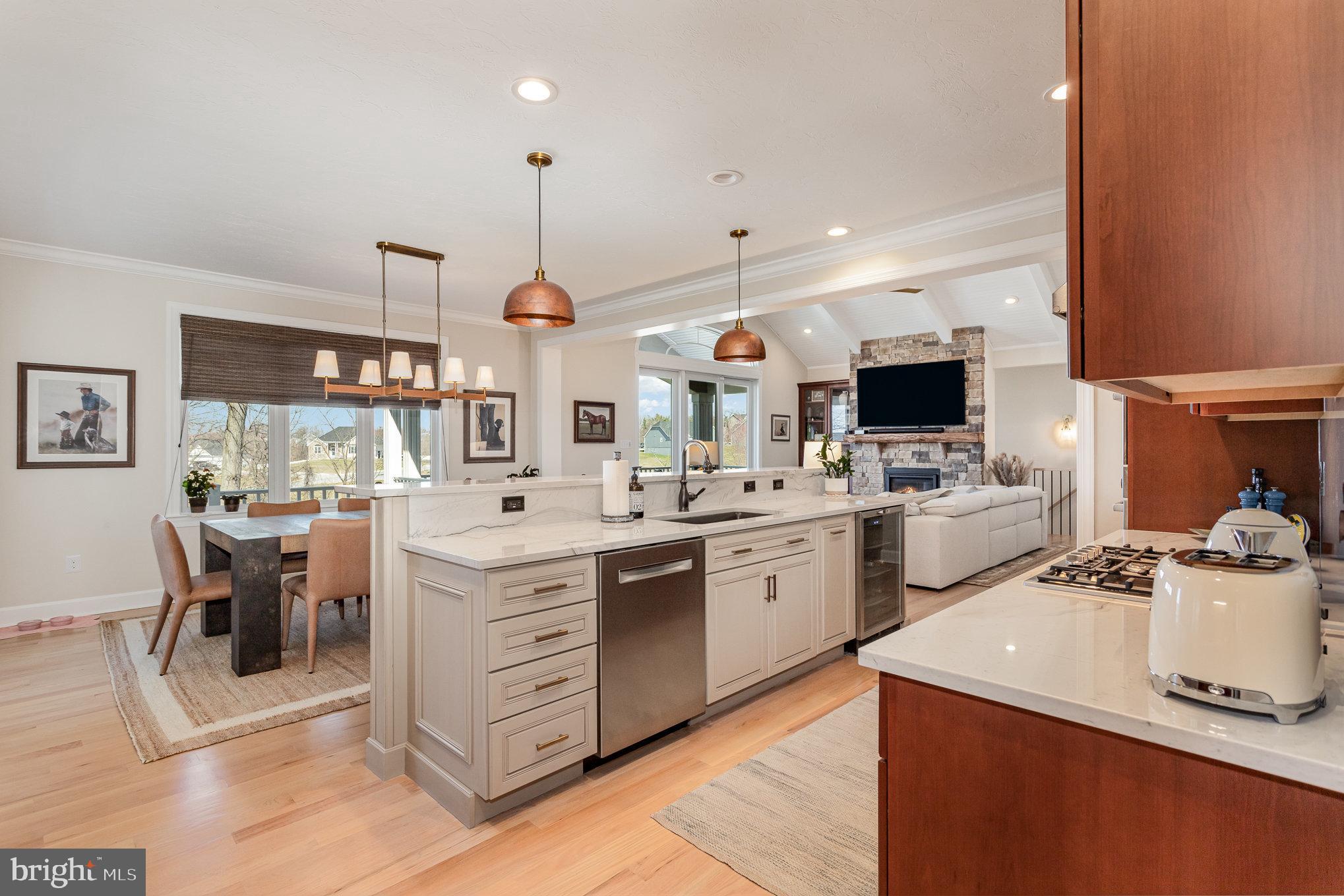 THORNBURY HUNT - Residential