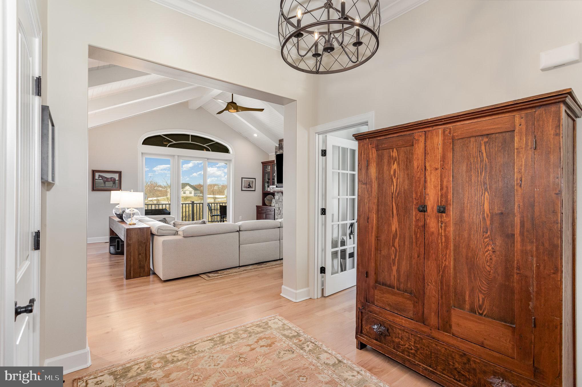 THORNBURY HUNT - Residential