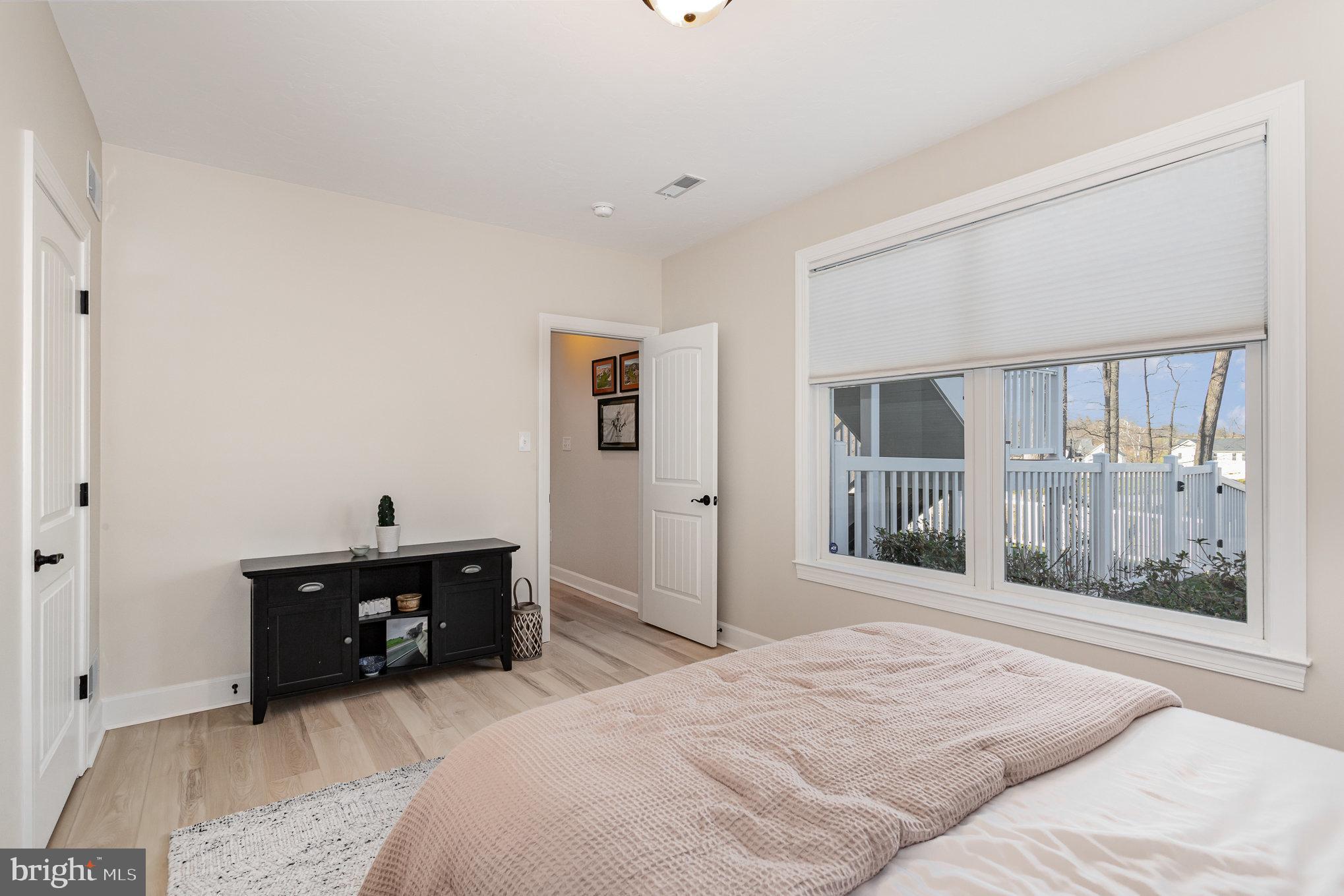 THORNBURY HUNT - Residential