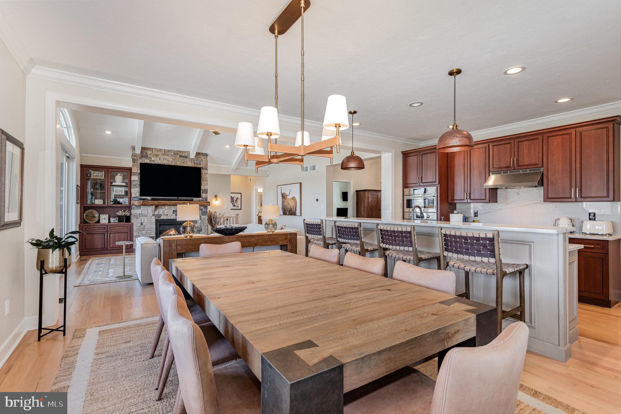 THORNBURY HUNT - Residential