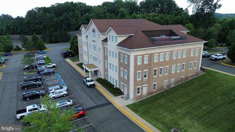 18300 QUANTICO GATEWAY DRIVE 100 TRIANGLE VA 22172