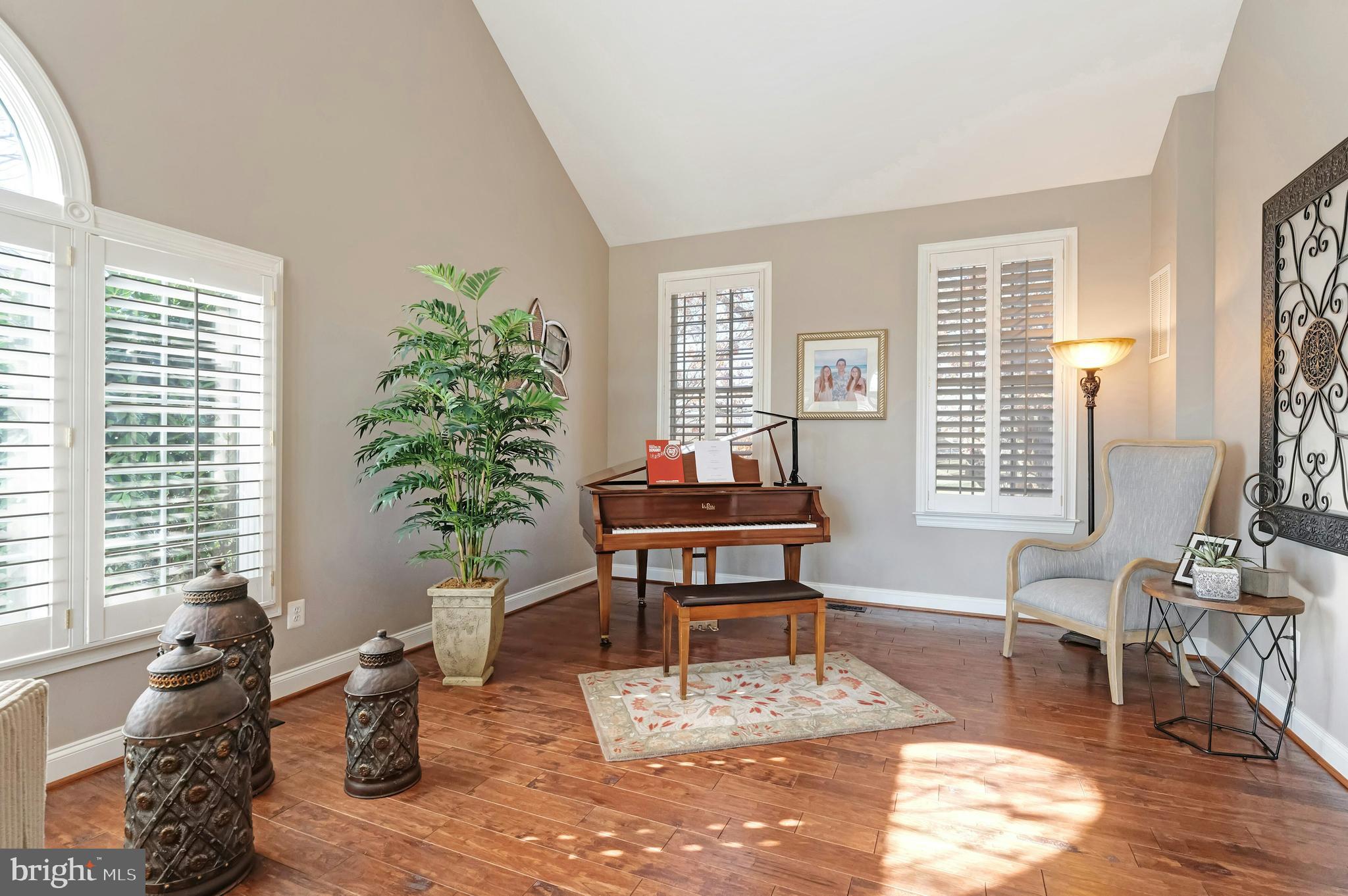 BELMONT COUNTRY CLUB - Residential